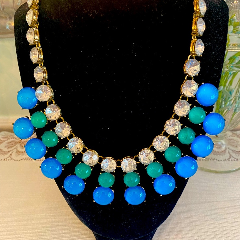 3/$15🎀 STUNNING STATEMENT NECKLACE BLUE & GREEN